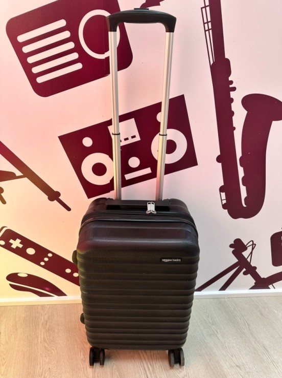 9-9-74625-1-Maleta viaje amazon basics cabina 35 ancho, 25 profundo expansible, 53 de alto 