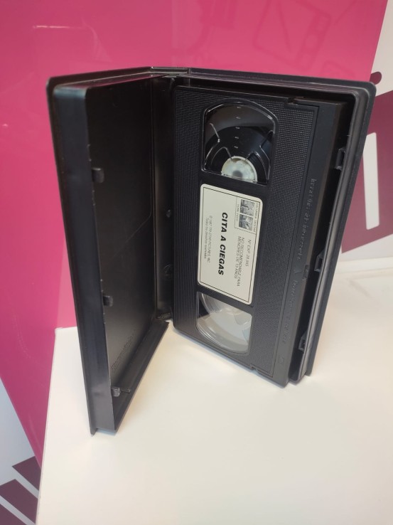 9-9-71677-3-Reproductor video VHS Cita a ciegas