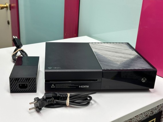 9-9-57497-3-Consola Xbox one 500GB (sin mando)