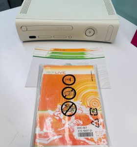 9-9-64845-1-Consola Xbox 360 (sin Mando)