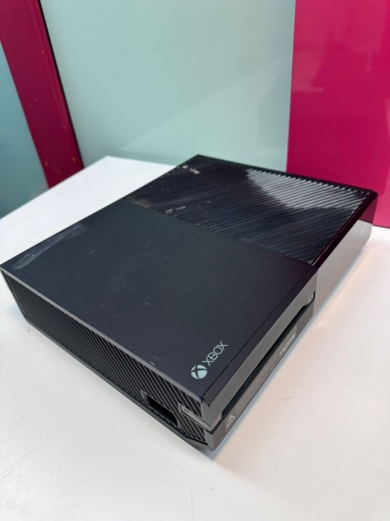 9-9-68991-1-Consola Xbox One Negra 500gb (sin mando)