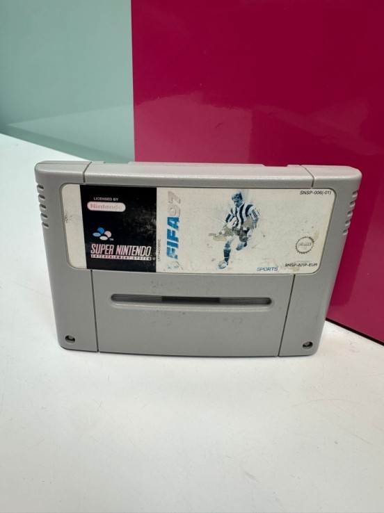 9-2-42470-1-Videojuego SNES FIFA 97