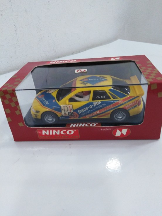 9-2-108880-1-NINCO 50138 AUDI A4
