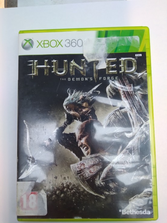 9-9-50113-1-Videojuego Xbox 360 Hunted