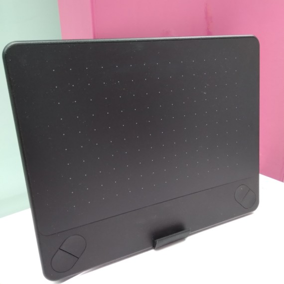 9-2-98164-1-Wacom Intuos Comic 