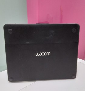 9-2-98164-1-Wacom Intuos Comic  2