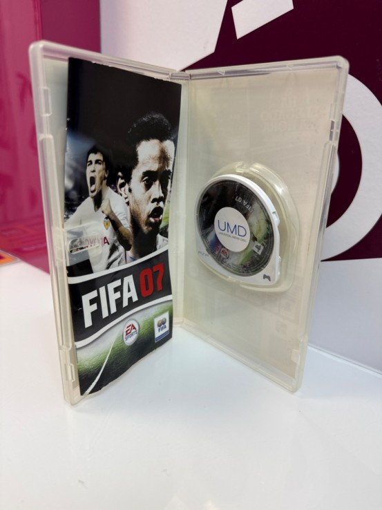 9-9-74451-2-Videojuego PSP fifa 07