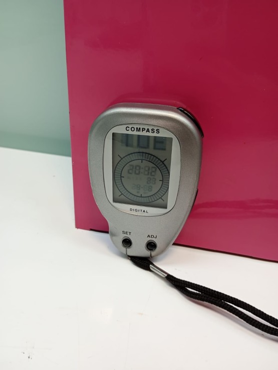 9-9-71163-5-Cronometro Digital Compass 