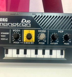 9-9-76083-1-Controlador Monotron Korg Duo