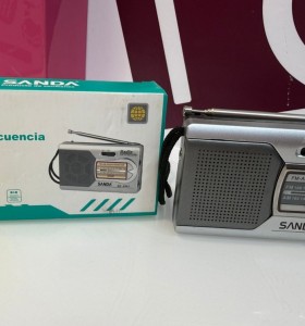 9-9-77900-3-Radio Portátil Sanda Sd-4001 A Baterias 