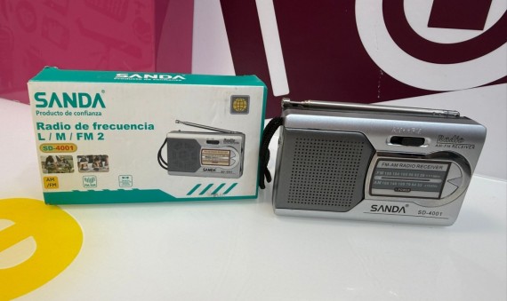 9-9-77900-3-Radio Portátil Sanda Sd-4001 A Baterias 