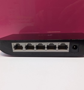9-9-68864-1-Hub Tp Link Sg1005d