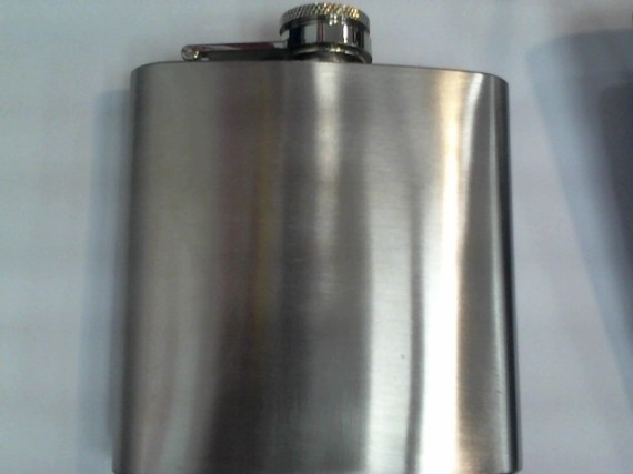 9-9-56902-1-Bisuteria Petaca acero grande