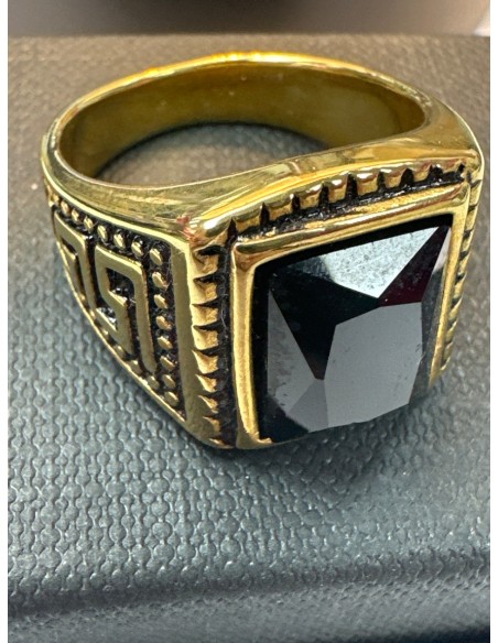 9-9-75515-1-Anillo acero dorado con piedra cuadrada negra T24
