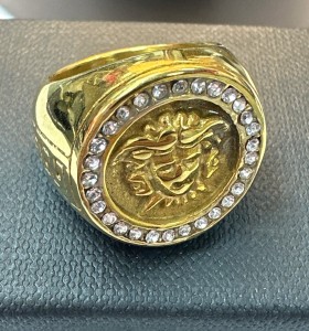 9-9-75553-1-Anillo acero dorado con simbolo de versace T17