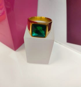 9-9-75662-1-Anillo acero dorado con piedra verde cuadrada T27