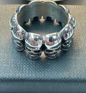 9-9-75693-1-Anillo acero plateado de calavera T22