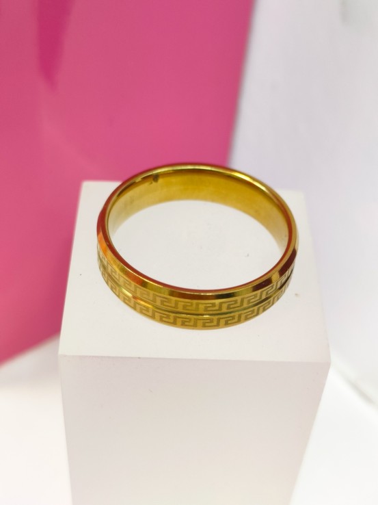 9-9-75807-1-Anillo acero dorado con diseño de greca T23