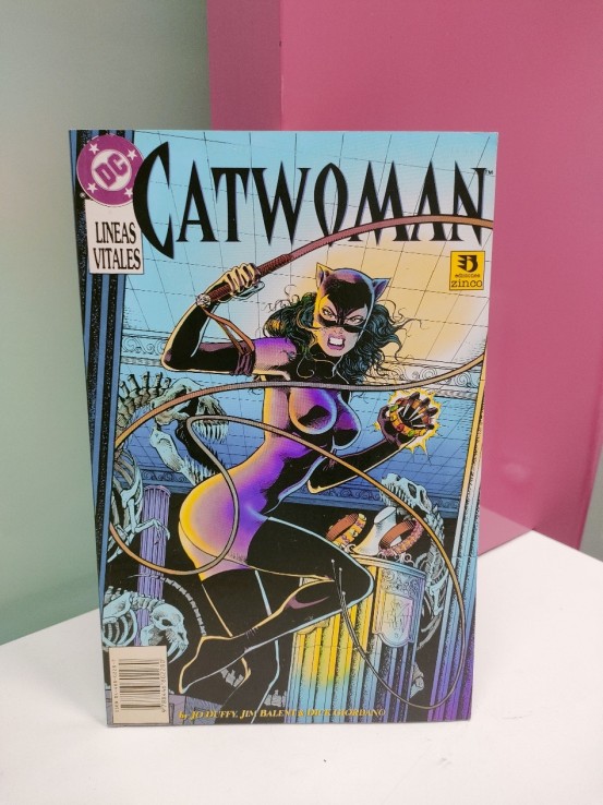 9-9-49646-1-Cómic Catwoman Lineas vitales