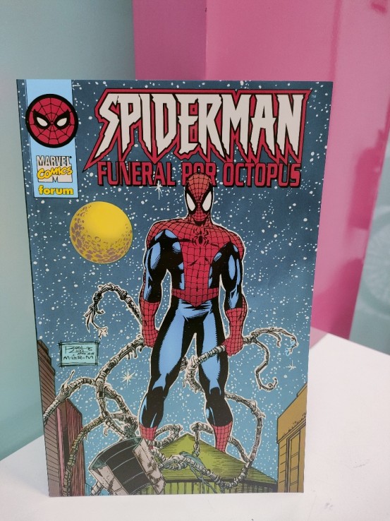 9-9-49670-1-Cómic Spiderman funeral por Octopus