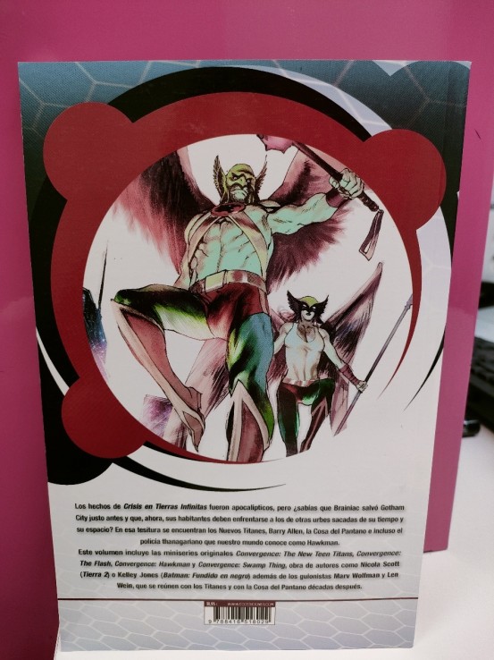 9-9-46585-3-Cómic El universo DC converge en crisis en tierras infinitas