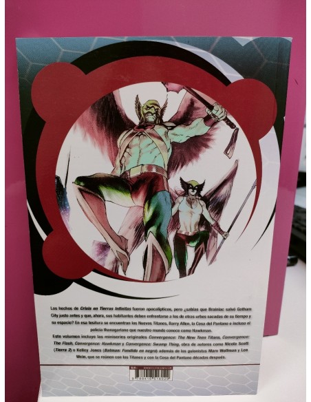9-9-46585-3-Cómic El universo DC converge en crisis en tierras infinitas
