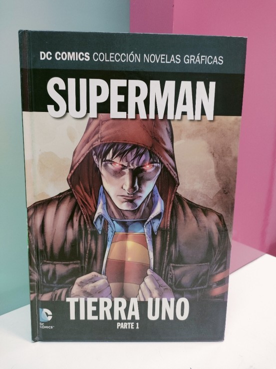 9-9-48786-1-Cómic Superman Tierra uno parte 1
