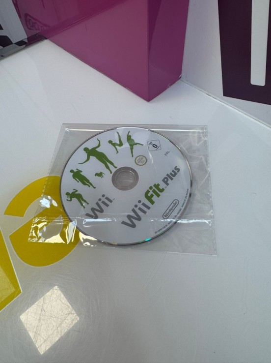 9-9-73792-1-Videojuego Wii Fit Plus 