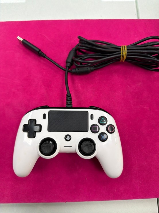 6-6-169530-1-Mando PS4 compatible nacon