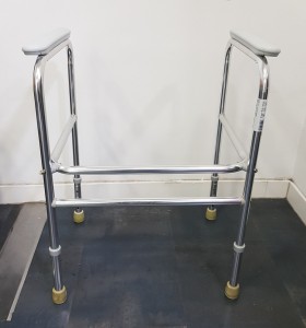 8-8-56880-1-Andador Invacare D88316 