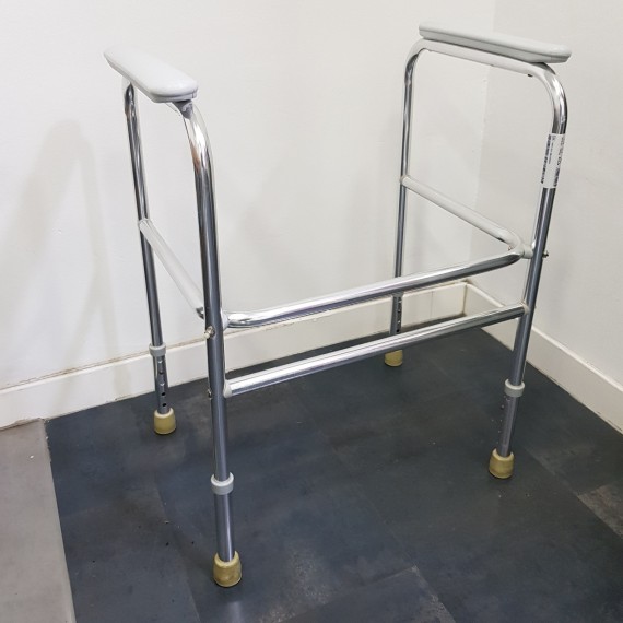 8-8-56880-2-Andador Invacare D88316 