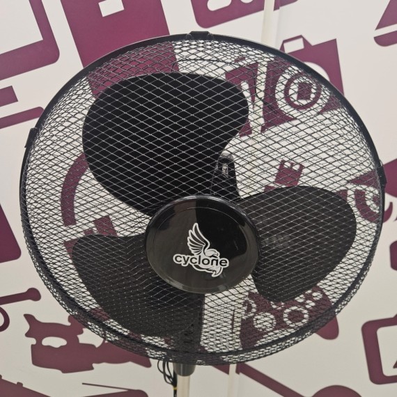 8-8-75835-2-Ventilador de pie Cyclone 40w 