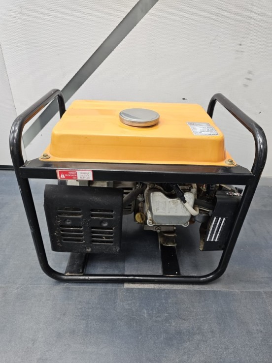 8-8-71272-13-Generador Electricidad Schwarzbach SSG 1000 1000W 