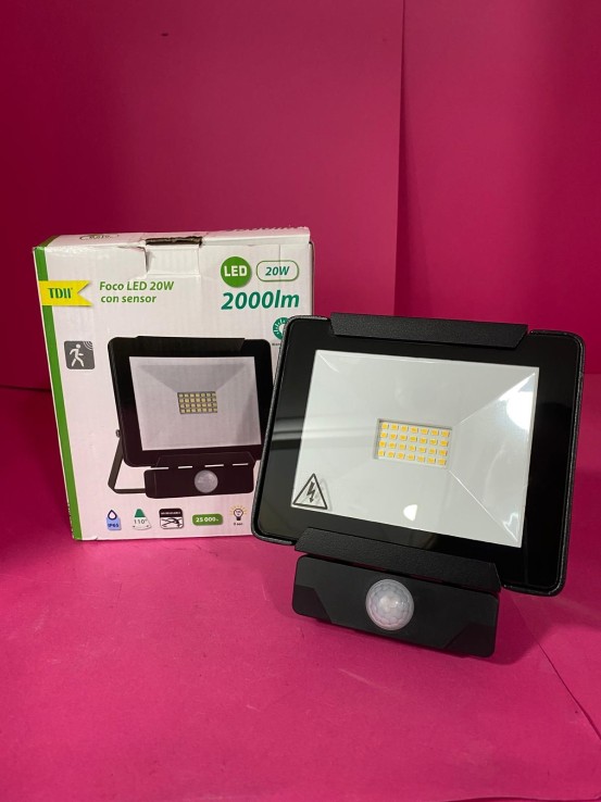 8-8-73343-1-Electricidad Foco LED exterior con sensor 20w (NUEVO)