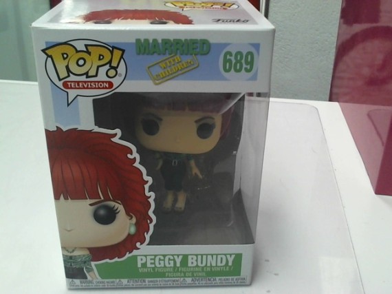 8-9-46254-1-Accesorio Funko Peggy bundy 689