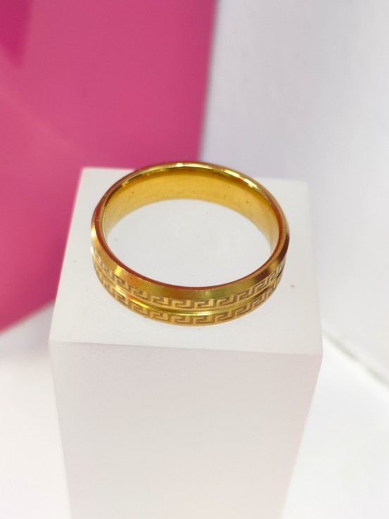 8-9-75838-1-Anillo acero dorado con diseño de greca T21