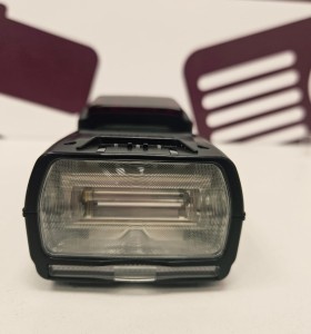 8-8-76967-7-Flash Para Nikon Speedlight SB-700