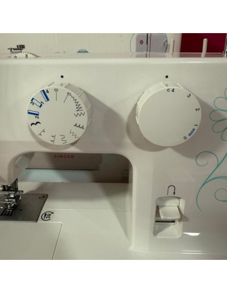 8-8-67390-5-Maquina Coser Singer Promise II