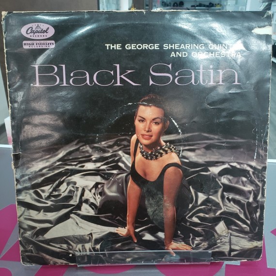 7-7-61910-1-Vinilo Black Satin 