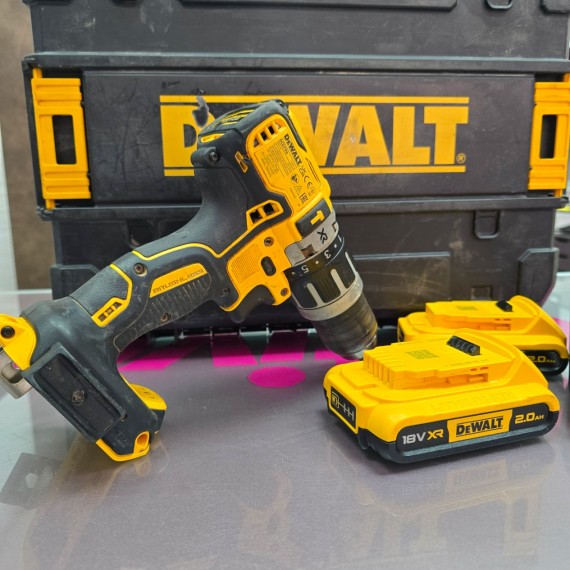 7-7-81595-2-Taladro A Bateria Dewalt DCD796