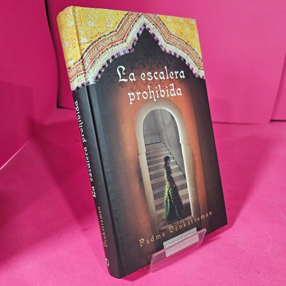 8-8-73136-1-Libro la escalera prohibida (Padma Venkatraman)