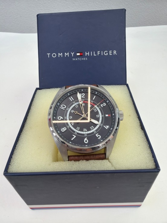 1-1-273598-2-Reloj Pulsera Caballero Tommy Hilfiger TH106