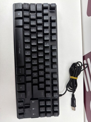 8-8-78654-2-Teclado alfanumérico Trust GTX