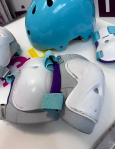 9-9-78115-1-Casco Oxelo Azul Y Protecciones  2