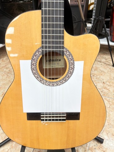 1-1-265214-3-Guitarra Acustica ADMIRA SARA EC GUITARRA ESPAÑOLA ELECTRIFICADA CON CUTAWAY