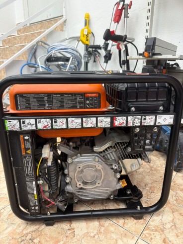 1-1-274300-3-Generador Electricidad Inverter Rodas 3800W