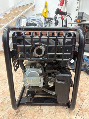 1-1-274300-4-Generador Electricidad Inverter Rodas 3800W