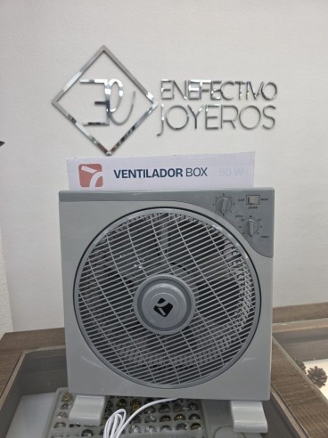 7-1-273982-1-ventilador de suelo 12 30cm 50W 3 vel NUEVO
