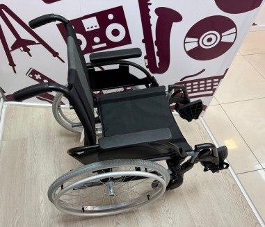 9-9-78231-5-Silla De Ruedas Breezy Sunrise Medical 