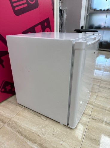 8-8-78821-2-Nevera Portatil Congelador Logik LTT40W23 Mini